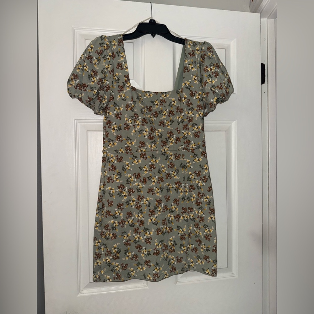 Trixxi Green Floral Puff Sleeve Mini Dress